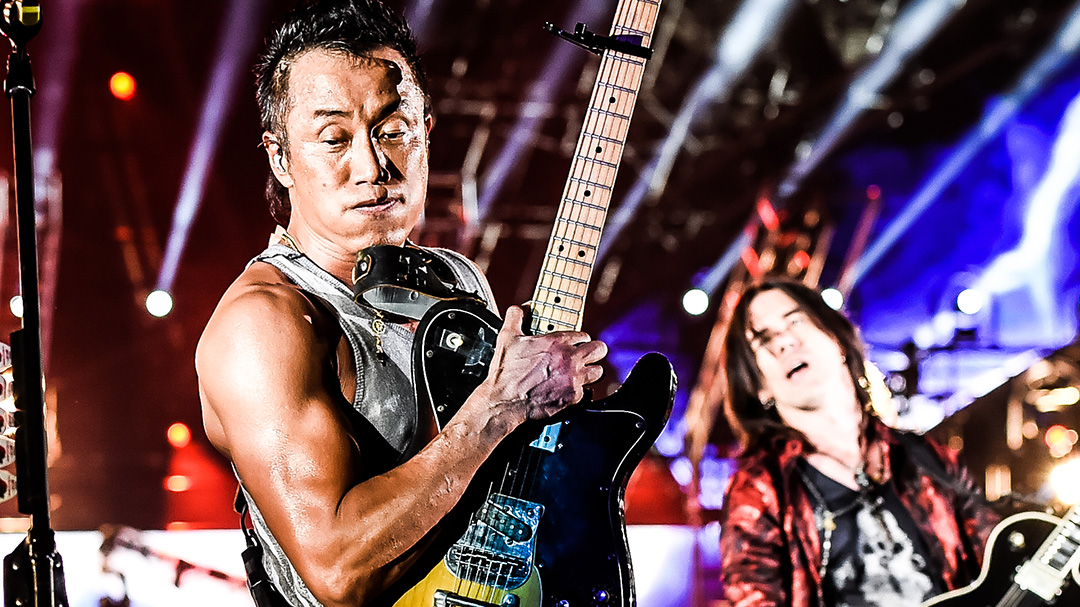  p>长渕刚(nagabuchi tsuyoshi),是日本民谣歌王(也有人说他是老牌