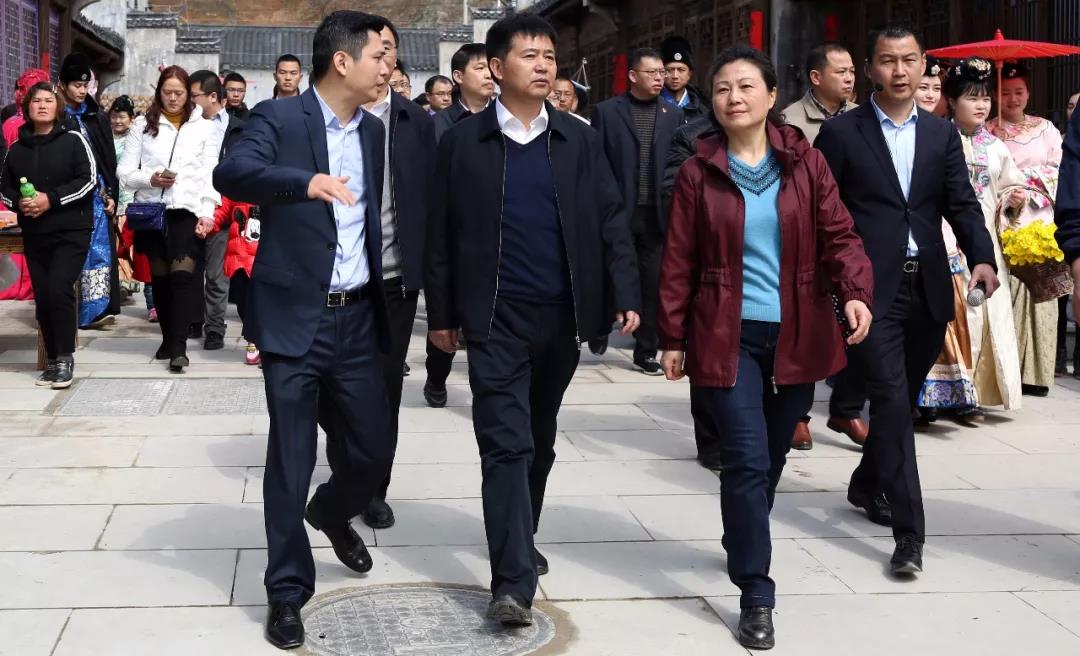 刘汉军1985年10月16日生于江西 a target="_blank" href="/item/上饶