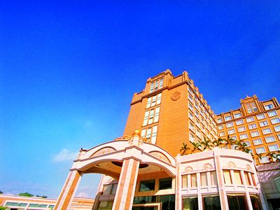  p>佛山哥顿酒店是一家位于大佛山-顺德-容桂中心板块的中轴线-容桂