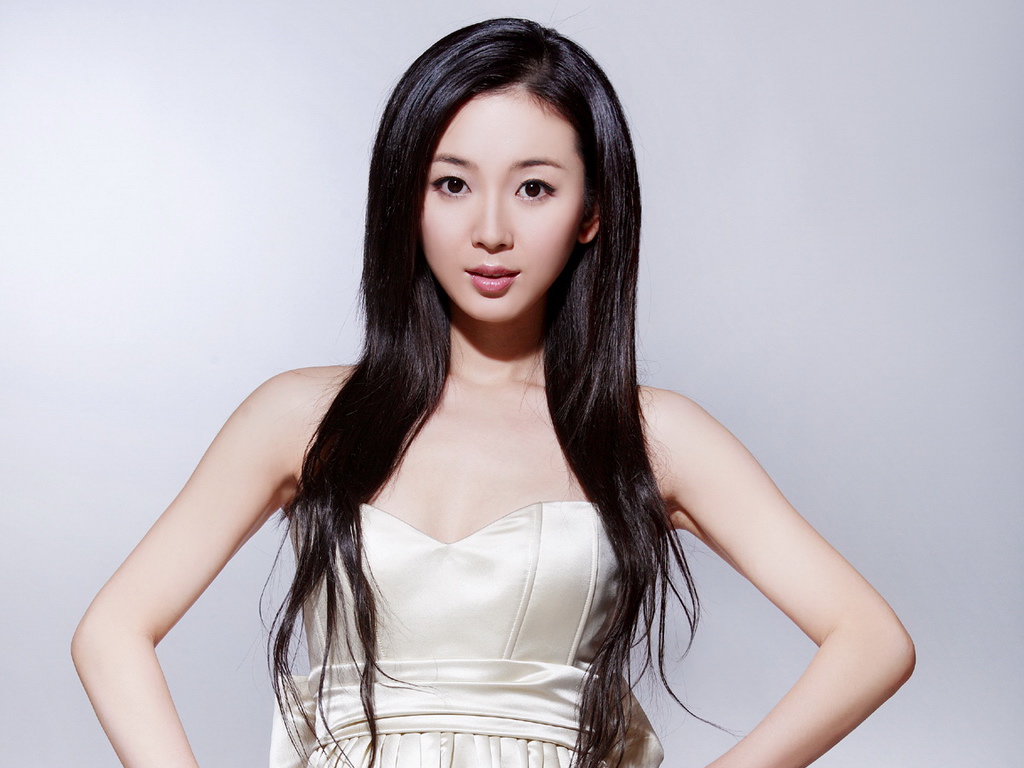 18pvucj">章雯淇,1981年4月3日出生于中国浙江省,中国大陆影视女演员