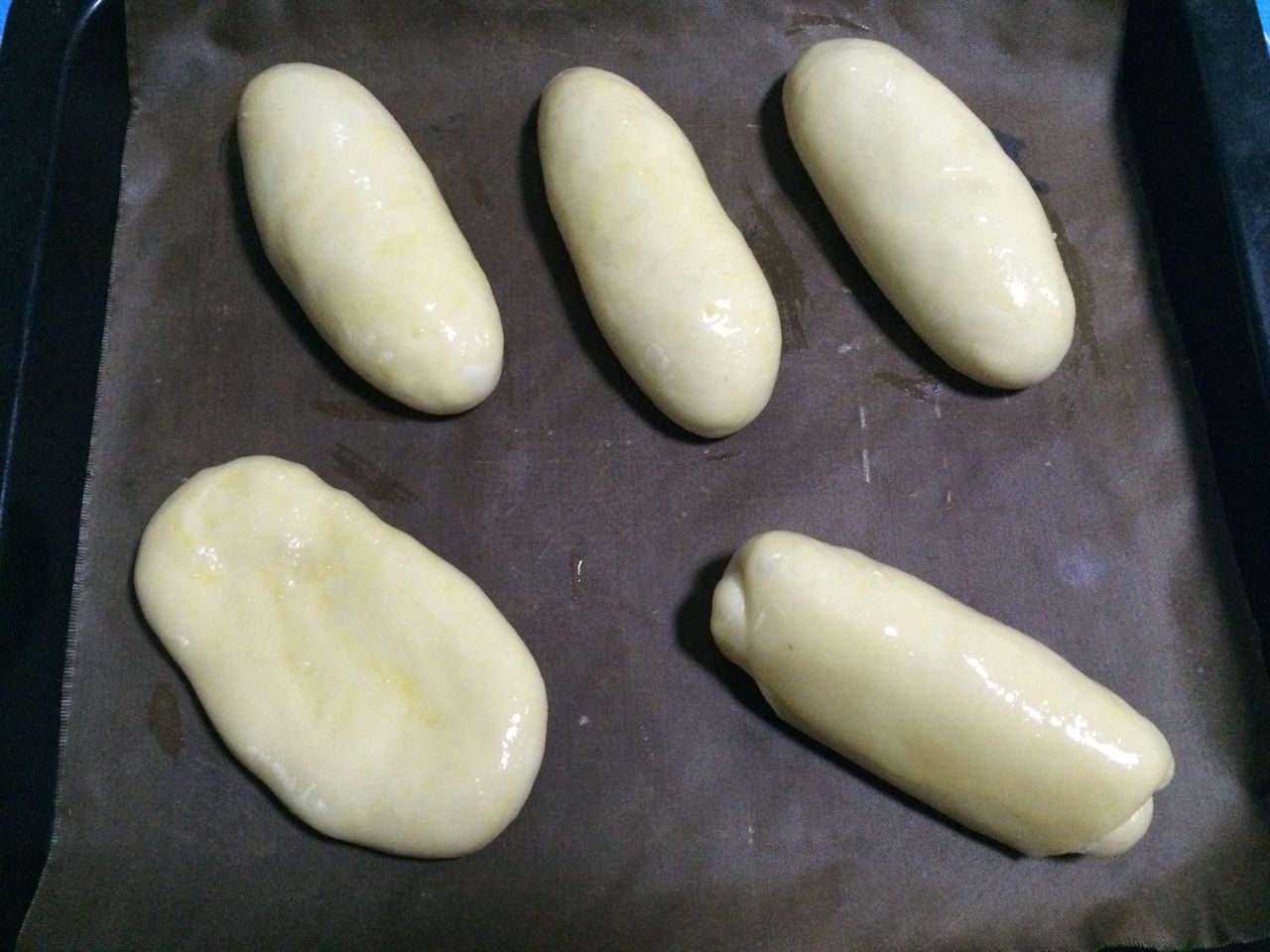  p>花式小面包组合是以面团,高筋面粉为主料制作的食品. /p>