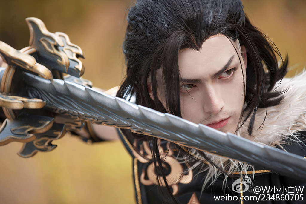  p>小小白,中国知名coser,由于从小喜爱动漫(anime)