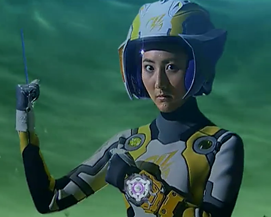  p>伊电瞳是《战斗王ex》里的主角之一,是电战士,代表颜色为黄色.