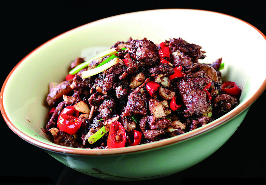 湘南血鸭分为多种,有桂阳,嘉禾,道县,新田,宁远,蓝山等多个说法. /p>