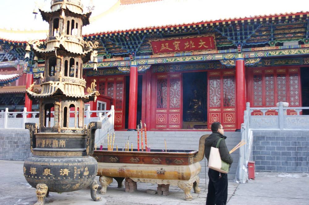  p>清泉寺位于新疆乌鲁木齐市 a target="_blank" href="/item/水磨沟
