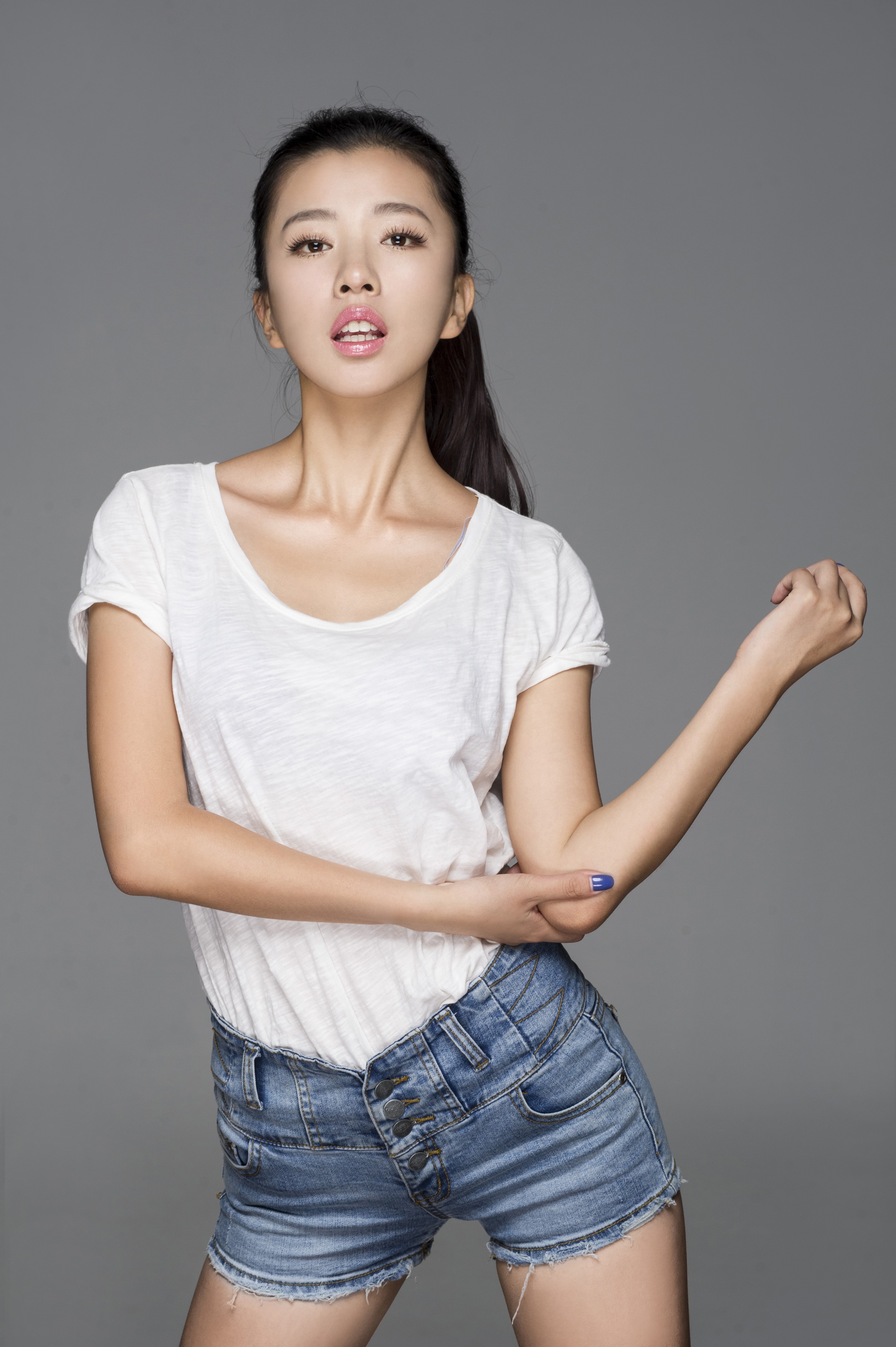 1993年11月22日出生于山东省,毕业于北京电影学院,中国内地影视女演员