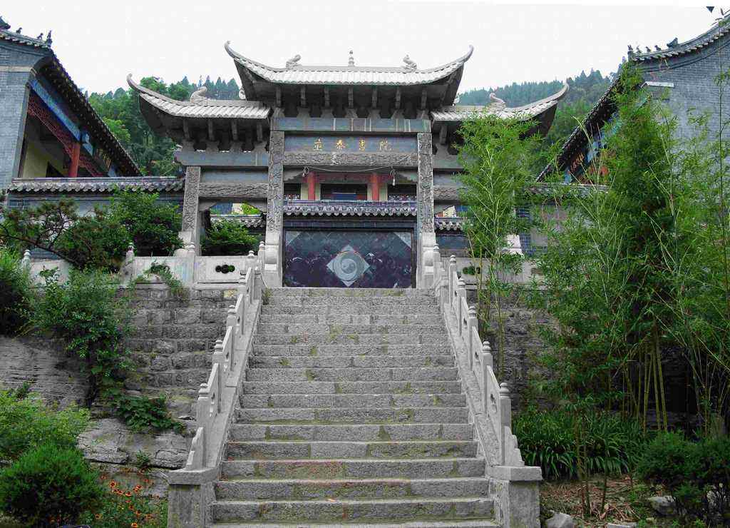  p data-id="gnwqski8uy">金牛山风景区因博山,群山中有一山形似卧牛