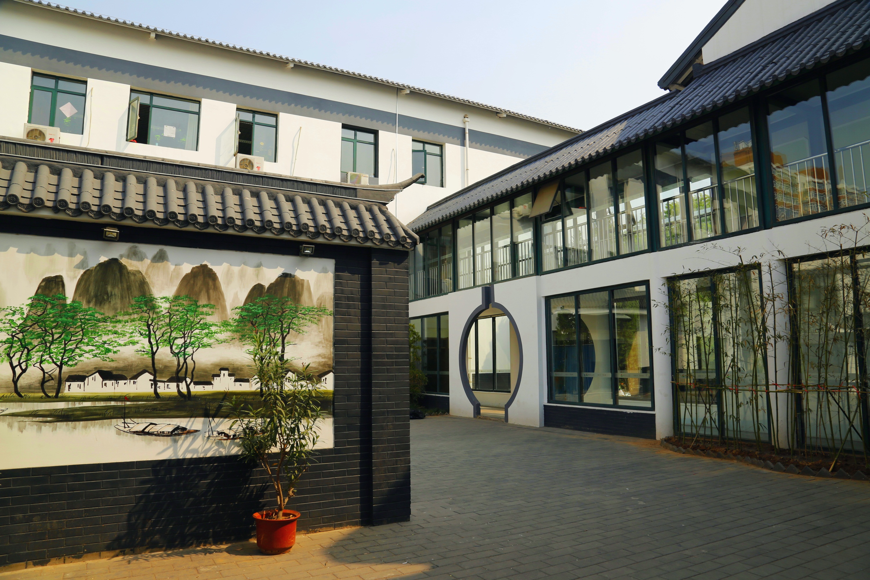  p> 北京市八一学校(beijing bayi high school),简称"八一学校",是一