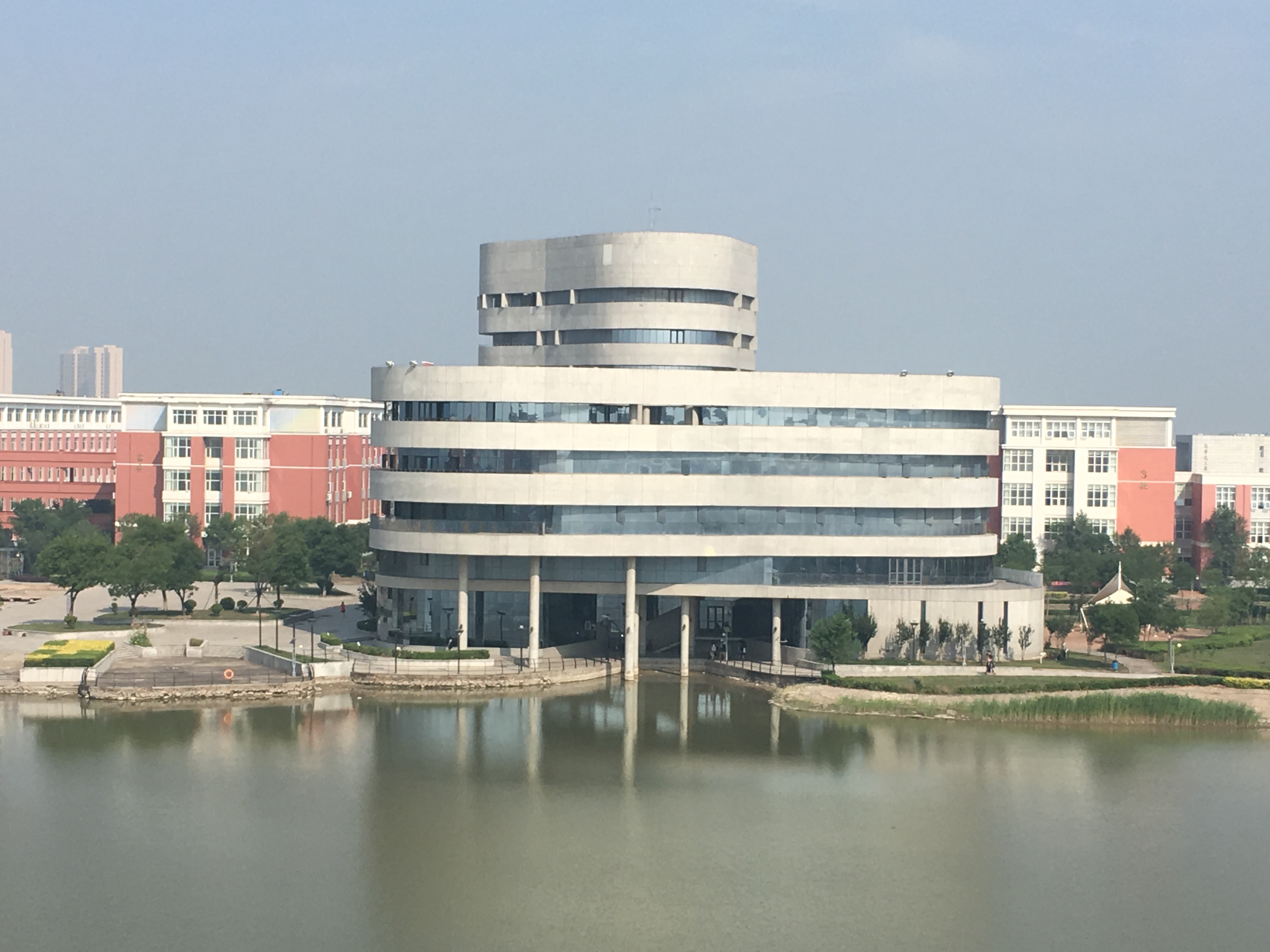  p>天津仁爱学院(tianjin renai college)前身是由 a target="_blank