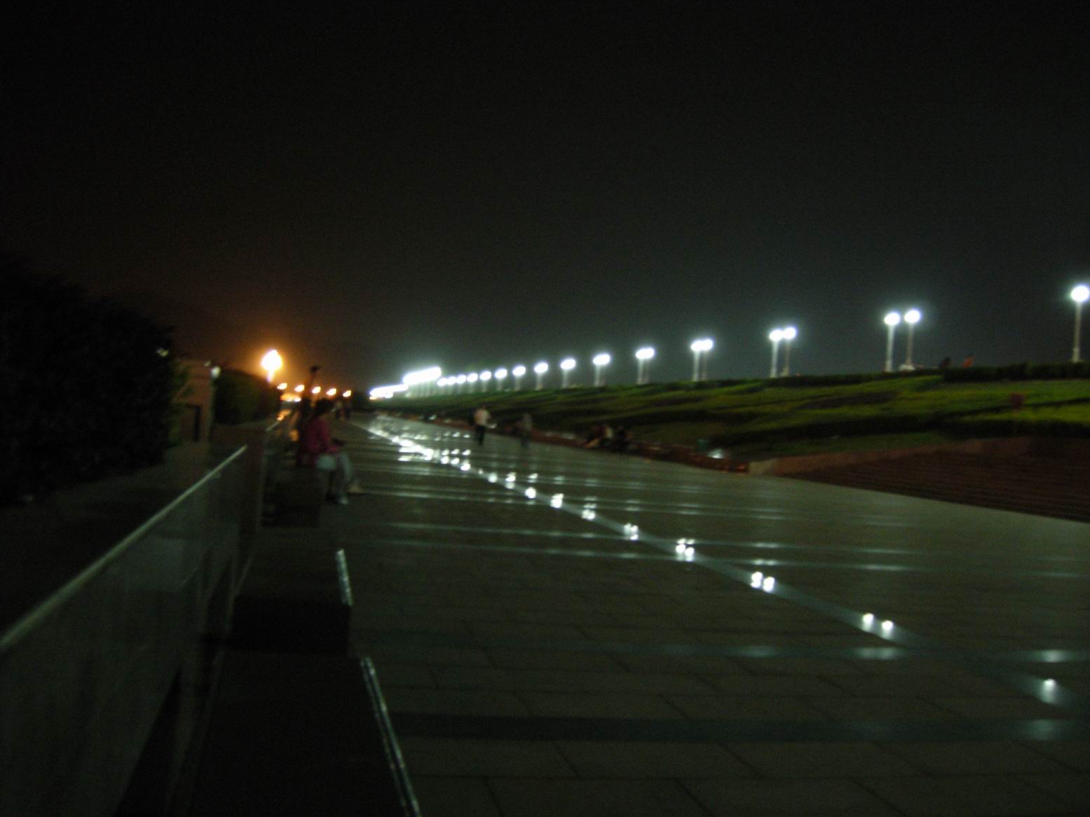  p>丽水江滨公园( a href="#" data-lemmaid="2357371">防洪堤 /a>)