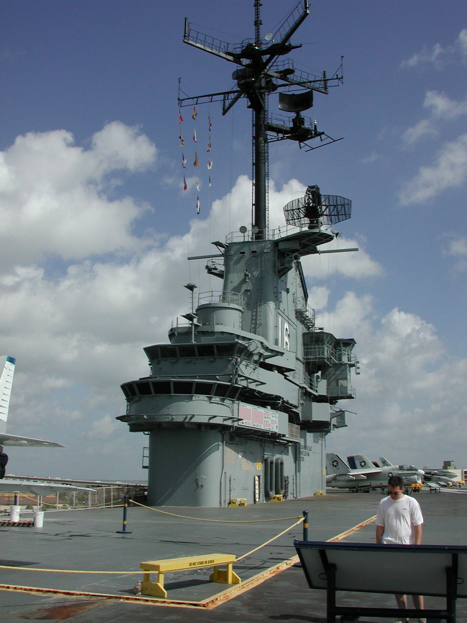  p>列克星敦号航空母舰(舷号:cv-16),是 a target="_blank" href="