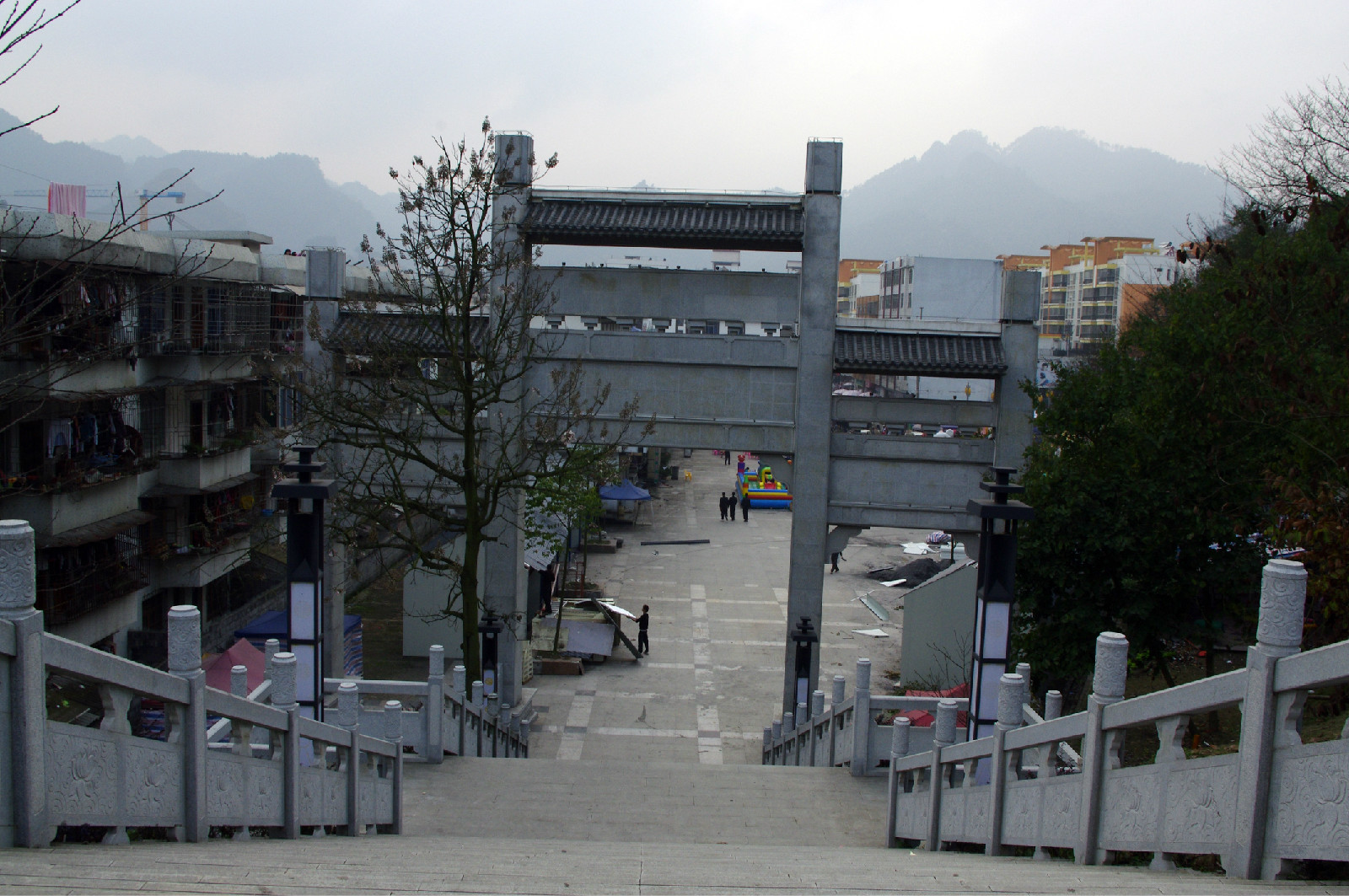  p data-id="syygpi85pfag">铜江公园位于广西南丹县中心城区,始建于