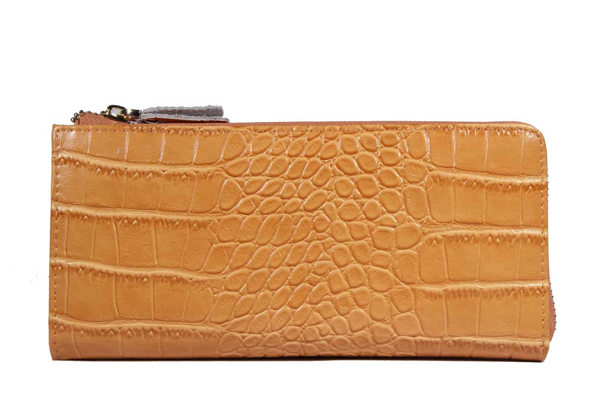  p>皮尔袋鼠皮具是意大利皮尔袋鼠国际集团有限公司的品牌产品,在大陆