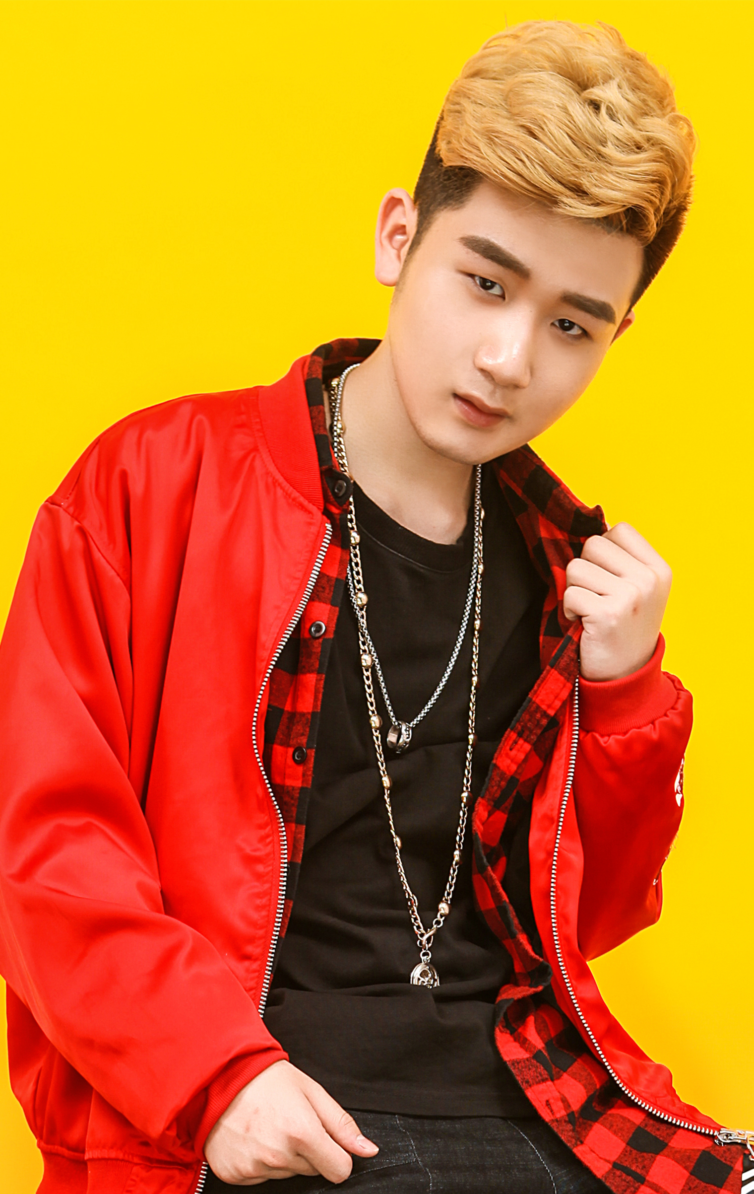  p>李泽熙,男,汉族,2000年1月1日出生于河南开封