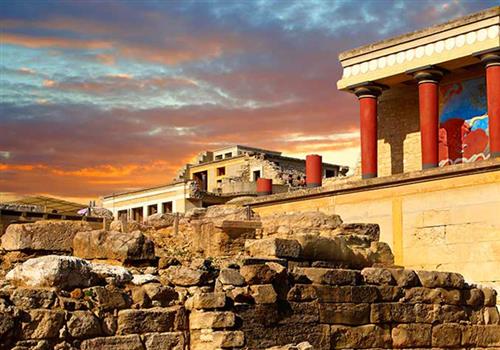  p>克诺索斯王宫位于克诺索斯一座名叫凯夫拉山的缓坡上,远远望去