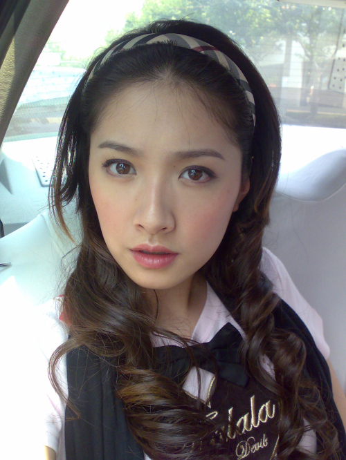  p>王家珧,中国内地演员,出生于上海市,毕业于 a target="_blank"