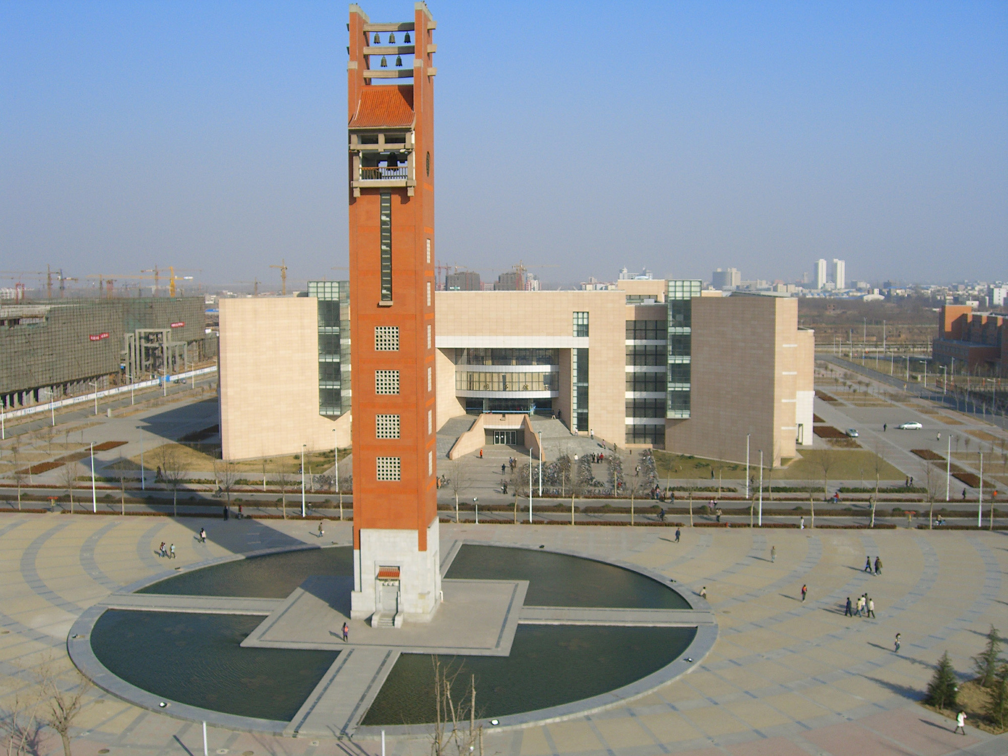 郑州大学