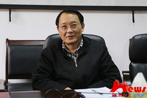  p data-id="gnwglvovv7">刘湘溶,男,1955年生,籍贯江西新干县,中共