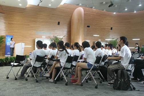 2011年知识先锋在五福降中天会议室