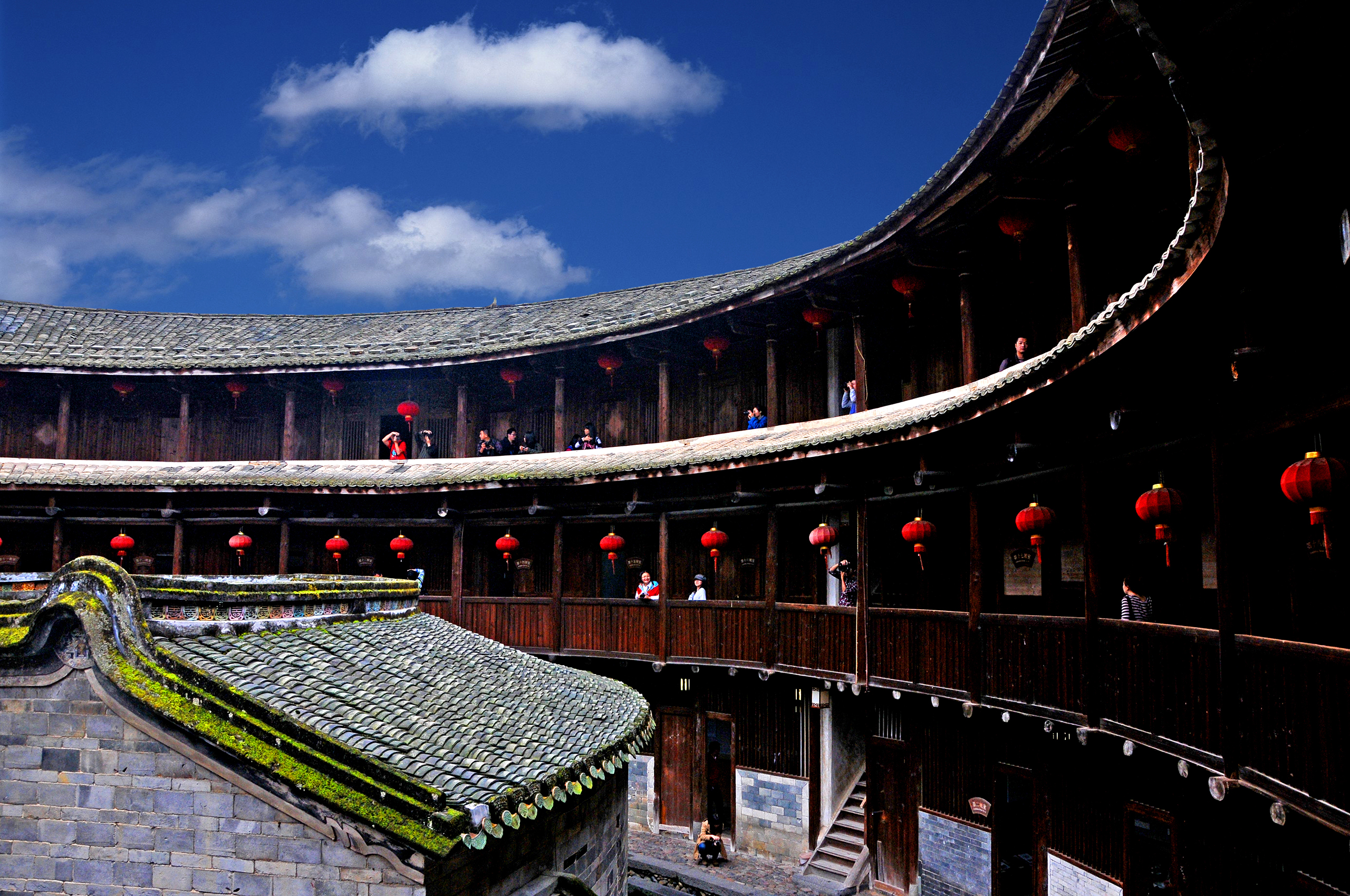  p>永定土楼,又称筒子楼.