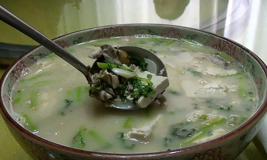 p>海蛎子肉炖豆腐是一道以海蛎子肉和豆腐为主料的菜品. /p>