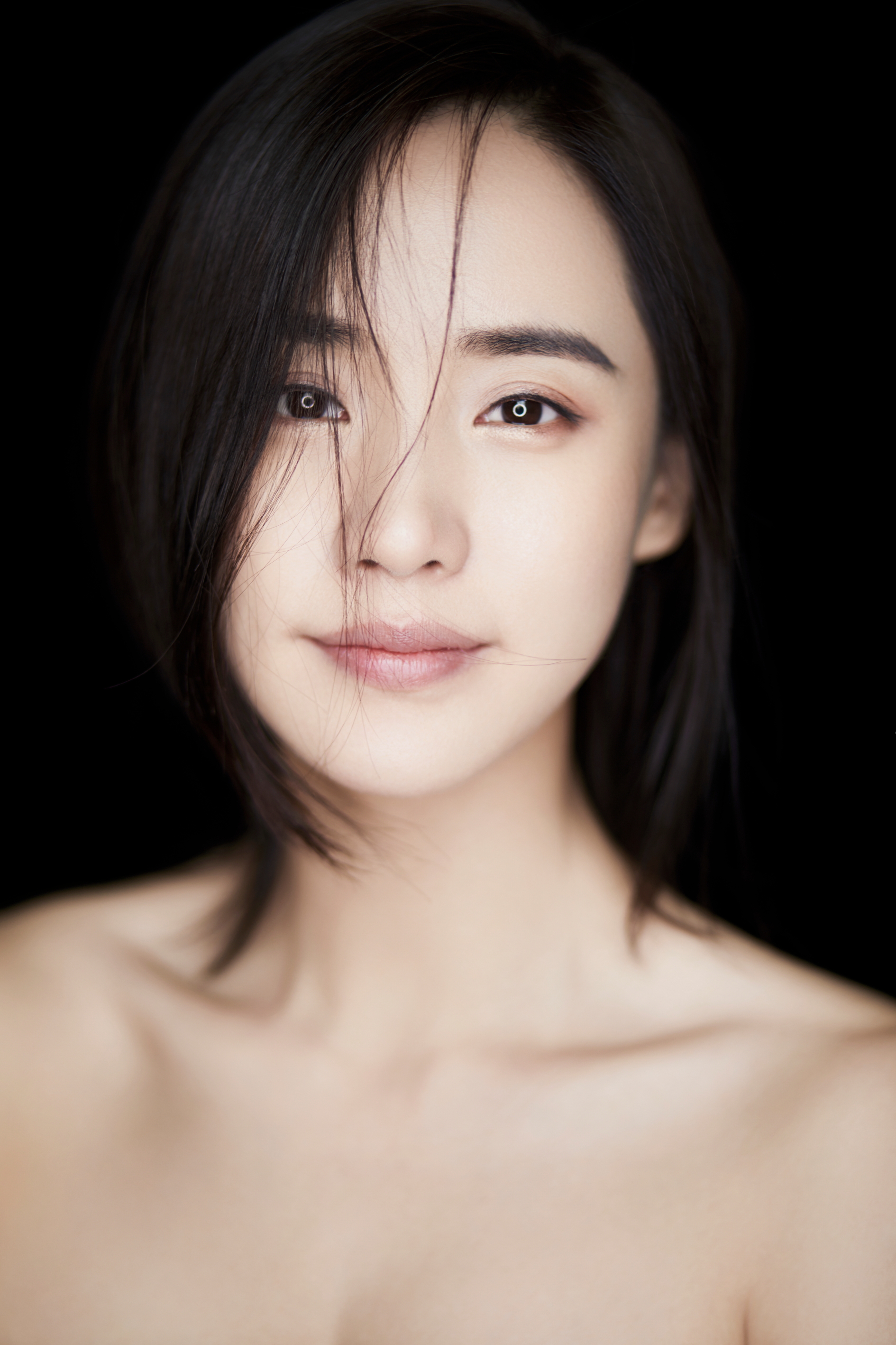  p>王智(原名王紫瑄),1982年7月29日出生于辽宁省鞍山市,中国内地女