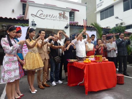  p>《追影·筑梦》(a time to embrace),是由郭福华,郑凌燕执导,八度