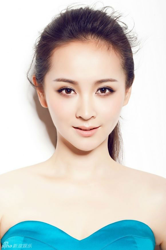  p>邓莎,1985年12月8日出生于湖南株洲,中国内地女演员.