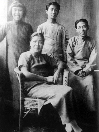  p>茅盾 i>(1896年7月4日—1981年3月27日) /i>,原名沈德鸿,笔名茅盾