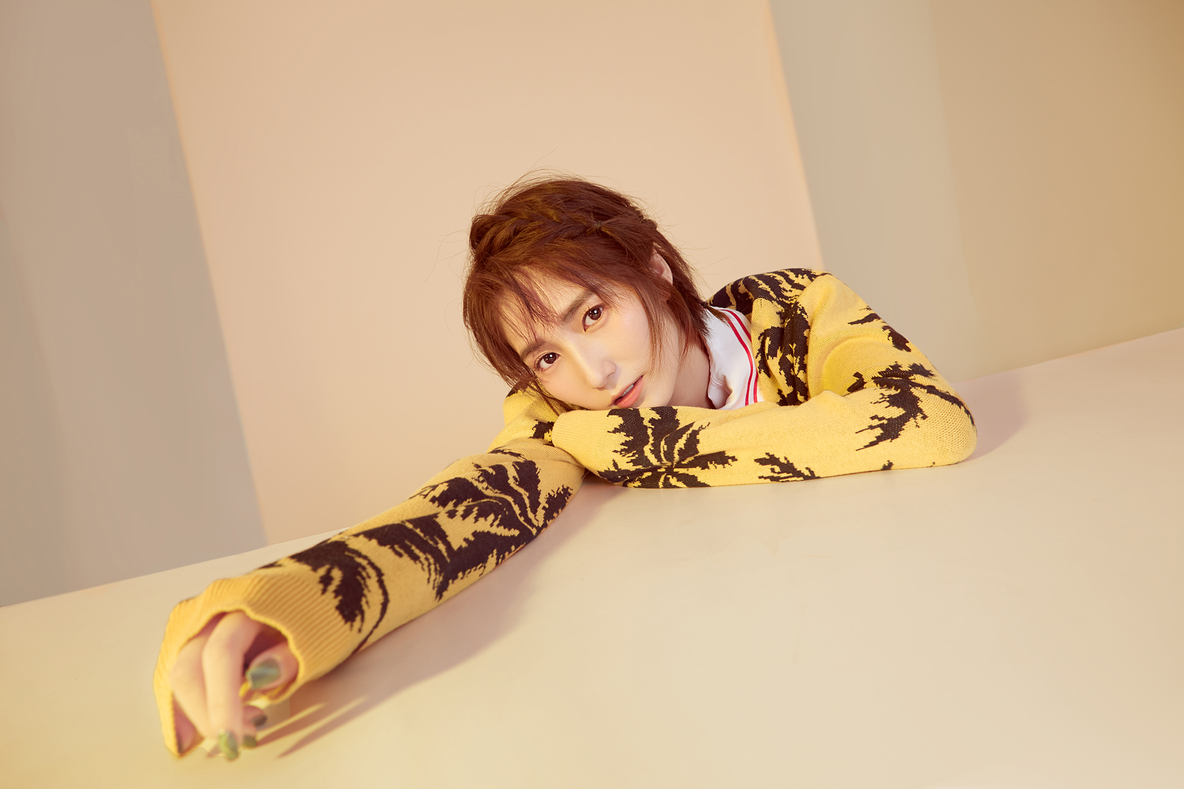  p>张嘉欣,出生于广州,内地歌手.