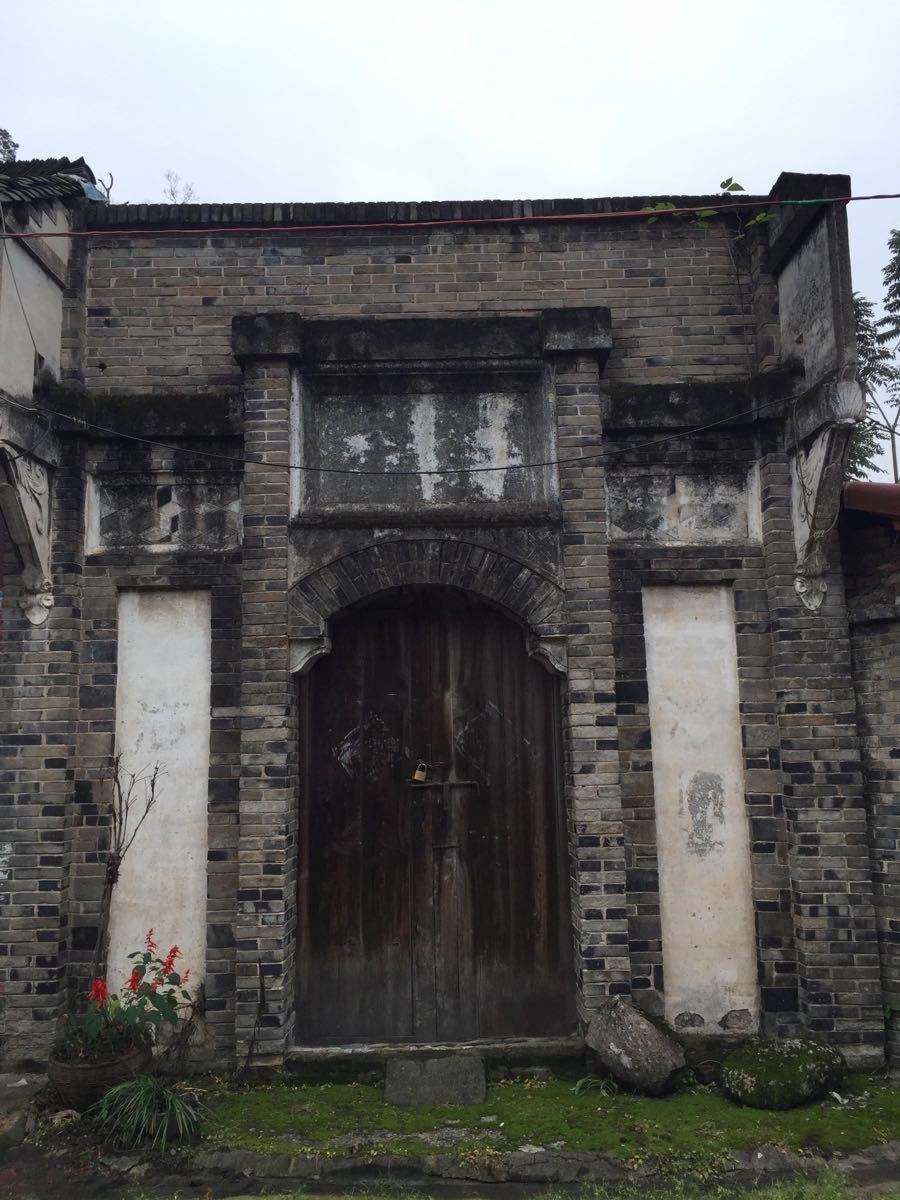  p data-id="gnx35wltdn">悦来古镇,位于四川省成都平原西部,是大邑