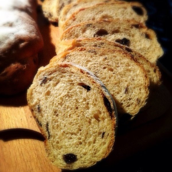 全麦葡萄干面包