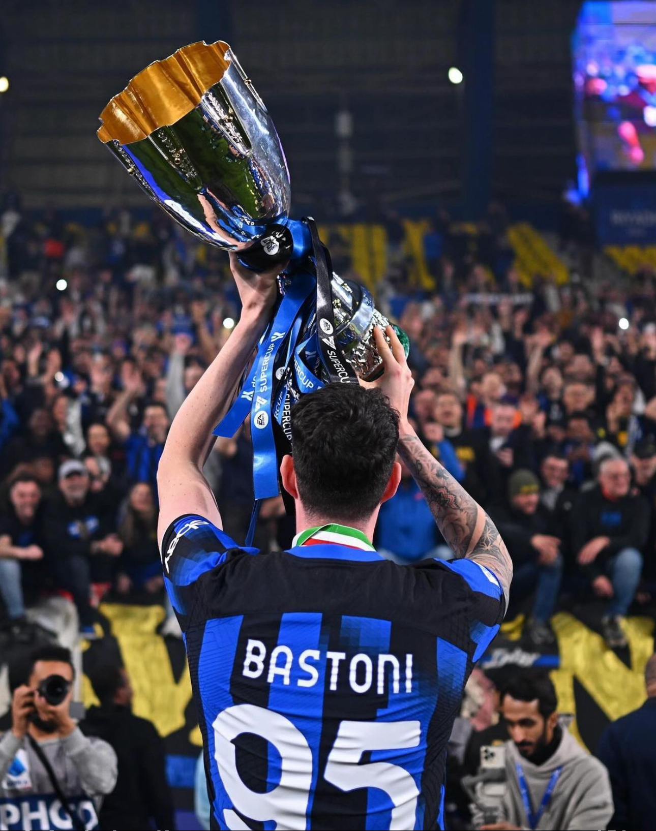 亚历山德罗·巴斯托尼