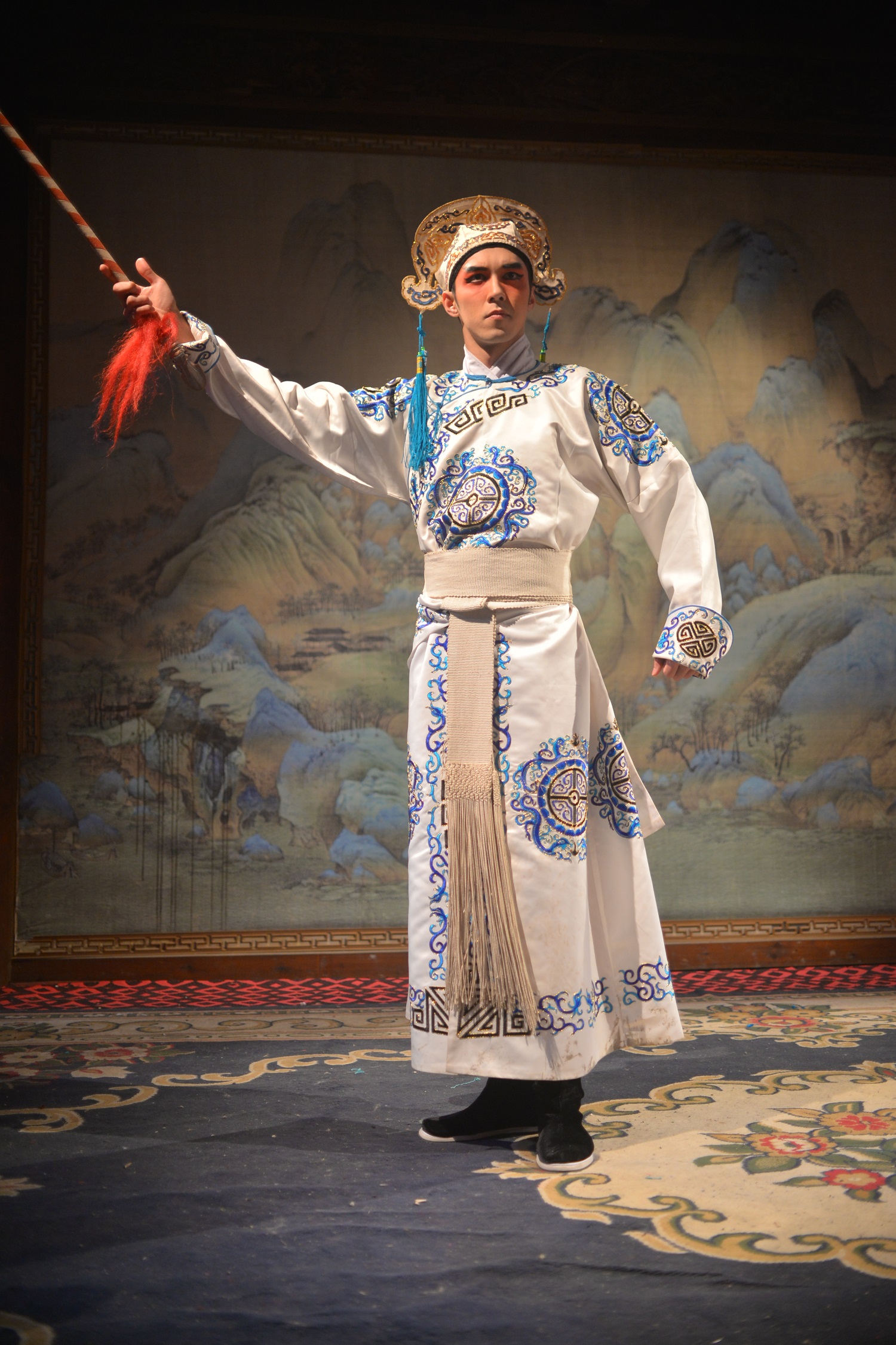  /p> p>参演都市奇幻青偶剧《 a target="_blank" href="/item/山海经