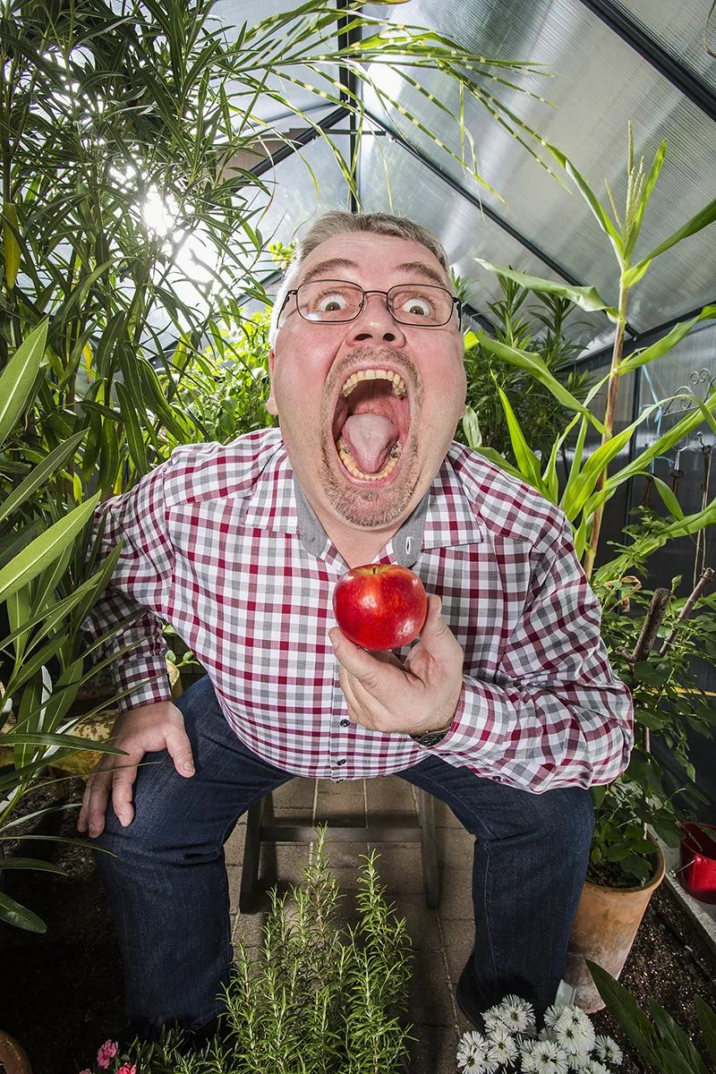 (bernd schmidt),德国温德林根人,曾经是世界上最大的嘴巴记录保持者