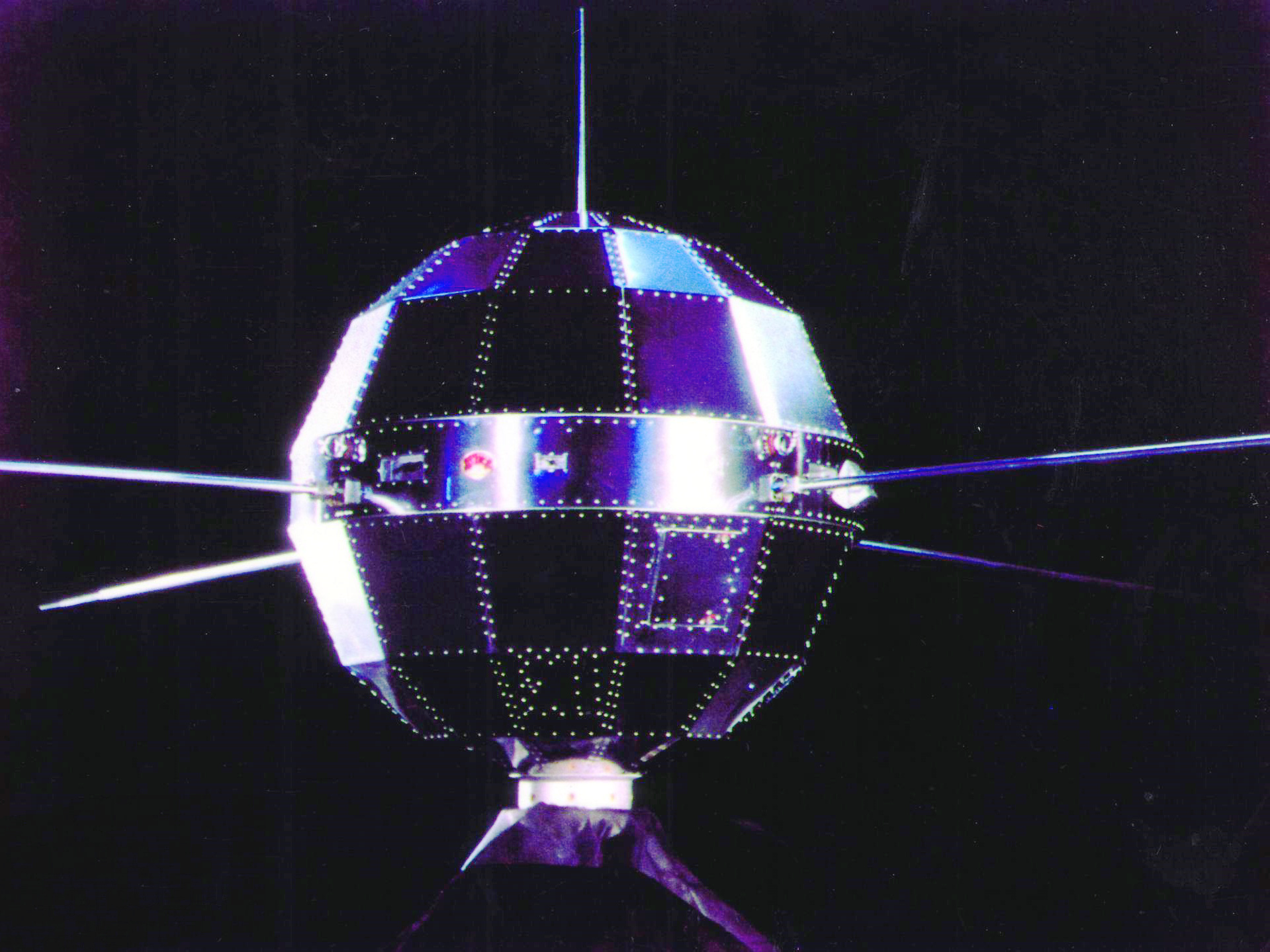  p>东方红一号(代号:dfh-1),是20世纪70年代初中国发射的第一颗 a