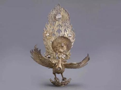 杭州挖出战国时期水晶杯？专家：非盗墓者遗留，5000年前就有水晶