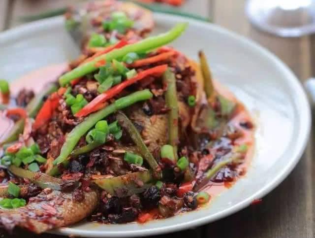 >石家庄抓炒全鱼是一道菜品,属于石家庄菜,老少皆宜,主要食材是大鲤鱼