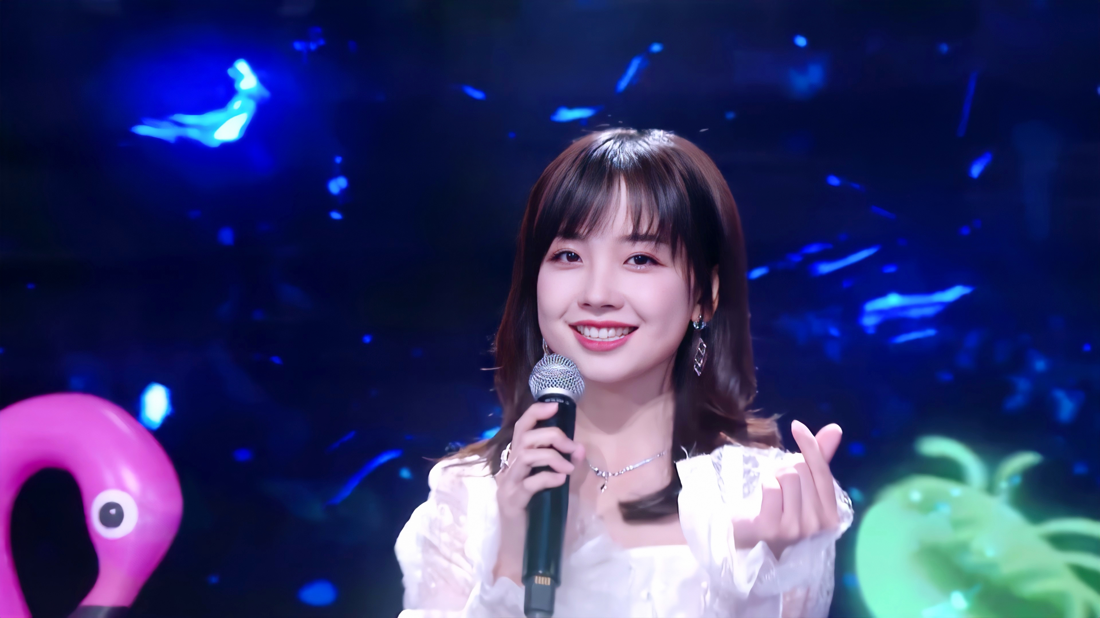  p>王冰冰,1990年出生于吉林省长春市,中国内地记者