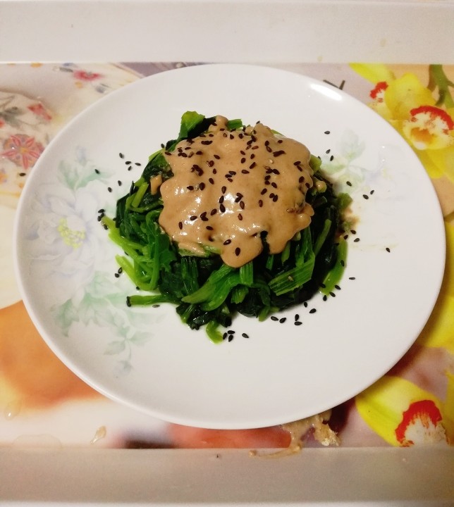  p>麻酱拌菠菜是用菠菜和 a target="_blank" href="/item/芝麻酱