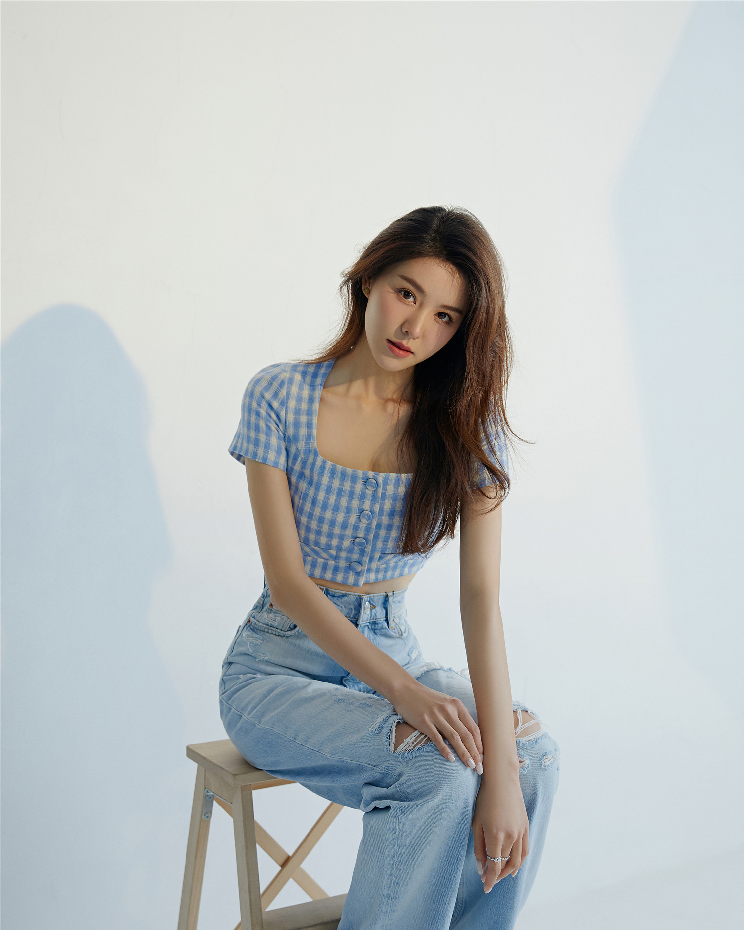  p data-id="gnbk6av9lt">李佳乐,中国内地影视女演员,2020年2月10日