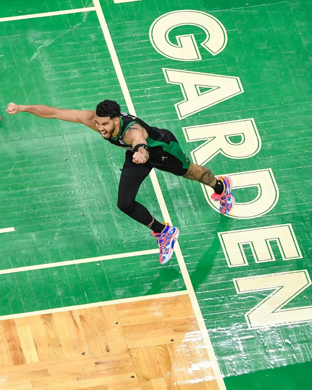  p data-id="gncp4e2w22">杰森·塔图姆(jayson tatum),1998年3月3日