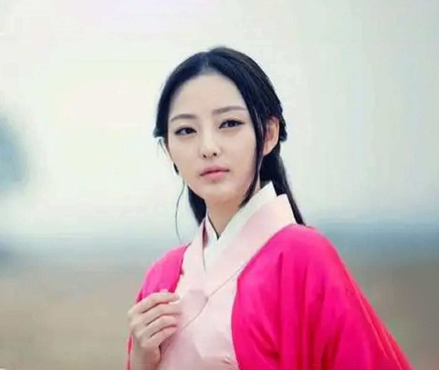  p>郑洛云,女,《 a target="_blank" href="/item/兰陵王妃/2320839"