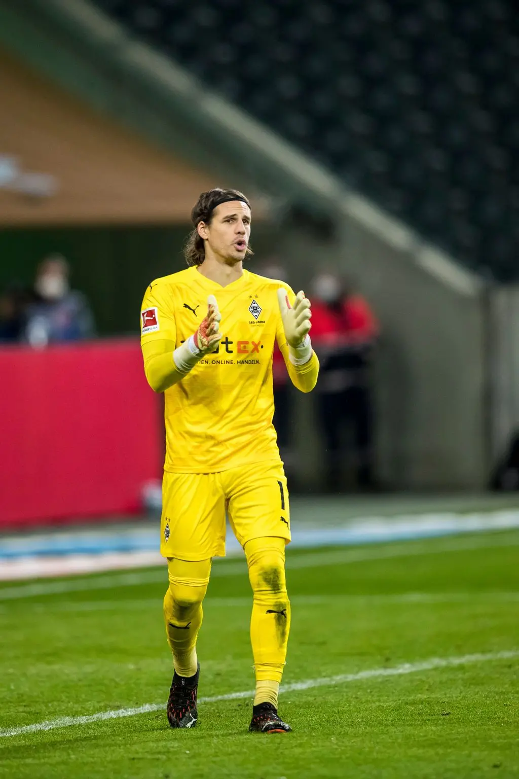  p data-id="gnbj4jcn8v">扬·索默(yann sommer),1988年12月17日出生