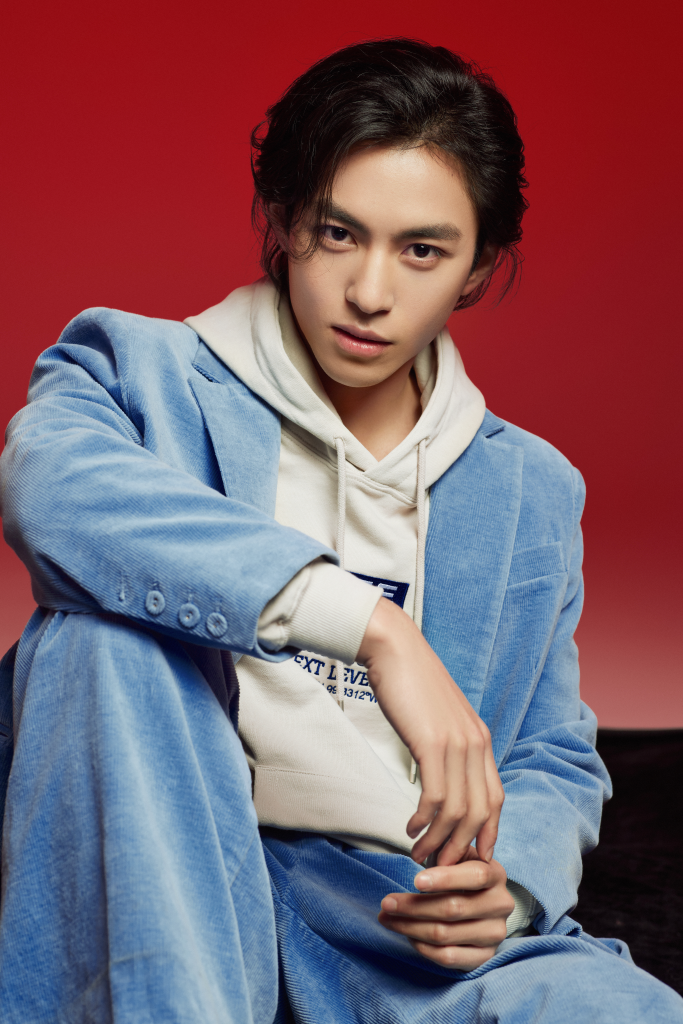  p data-id="szlzgk5utgpu">黄靖洲,中国内地男演员,1998年7月3日出生