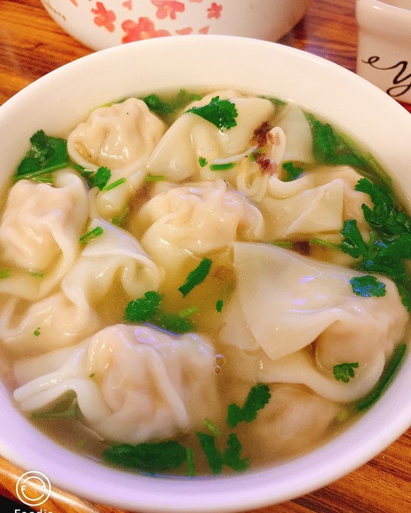  p>鲜肉小馄饨,传统小吃,是用 a target="_blank" href="/item/鲜肉">