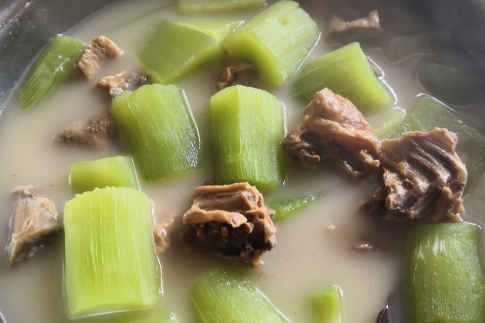 莴笋鸭汤