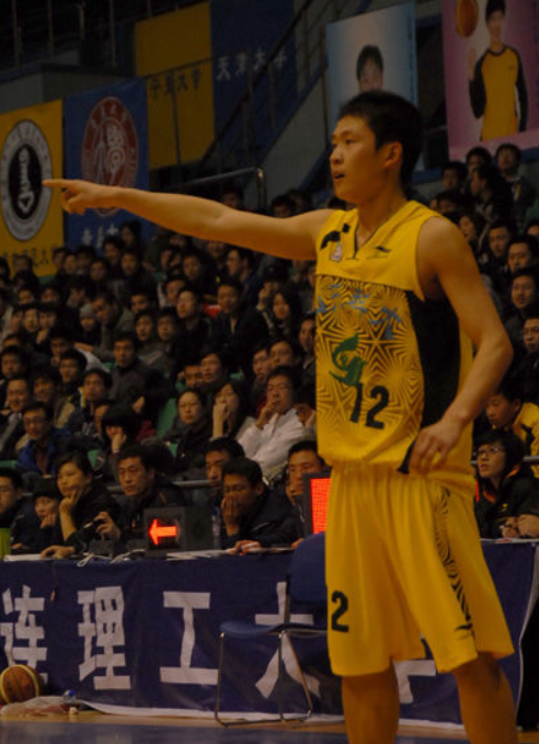  p>李海,1986年9月出生于中国,篮球运动员,场上位置后卫,现在在 a