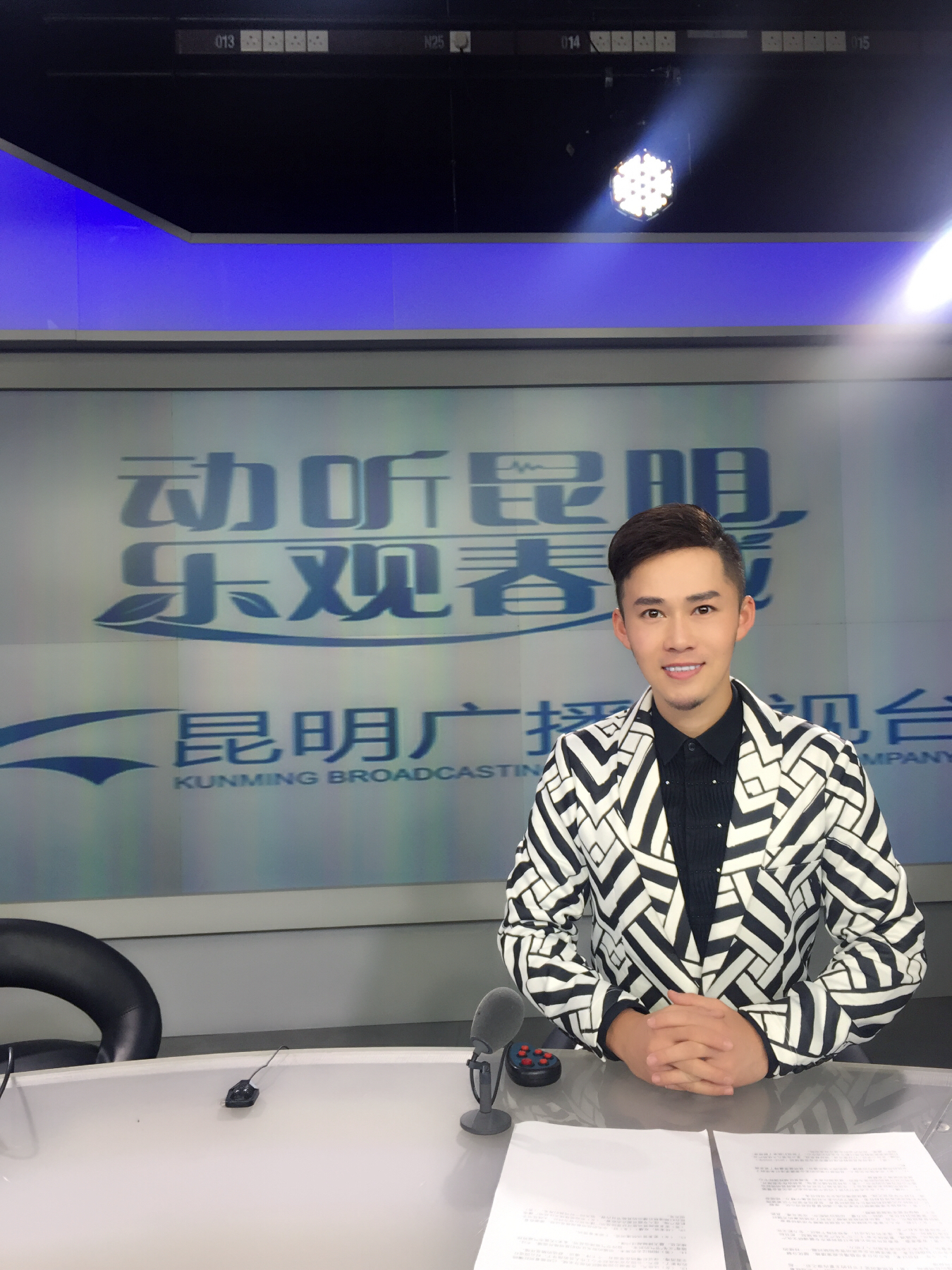  p data-id="gnwv3avhx6">龙凯,艺名:龙总,男,出生于昆明.