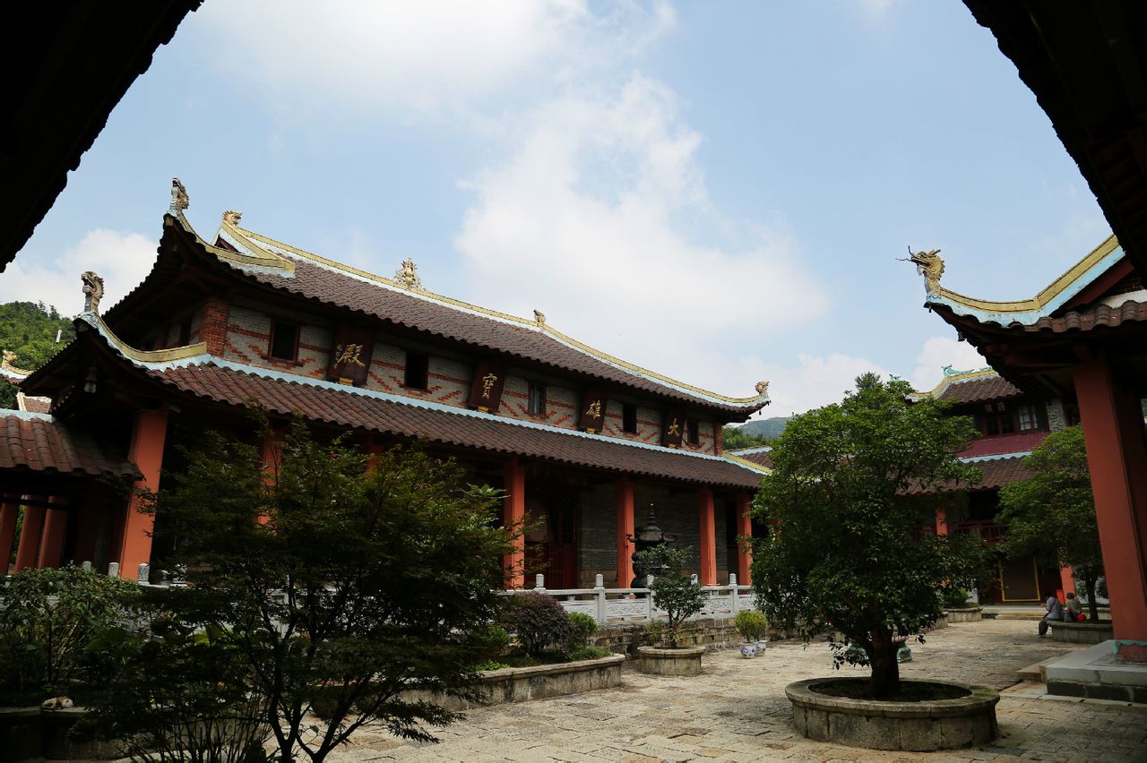  p>真如禅寺,位于江西省九江市 a target="_blank" href="/item/永修